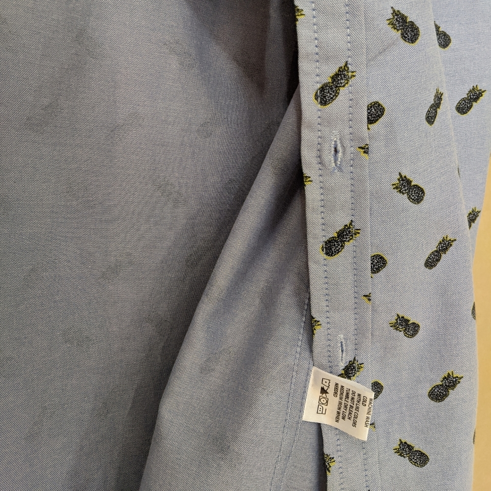 Short sleeve blue button up, pineapple print. Free Planet: men's Large. - Picture 9 of 12